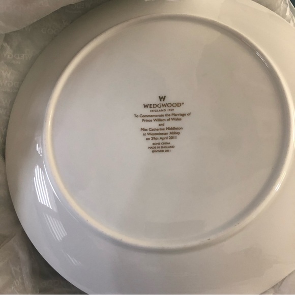 Wedgewood Commemorative Plate - Picture 3 of 4